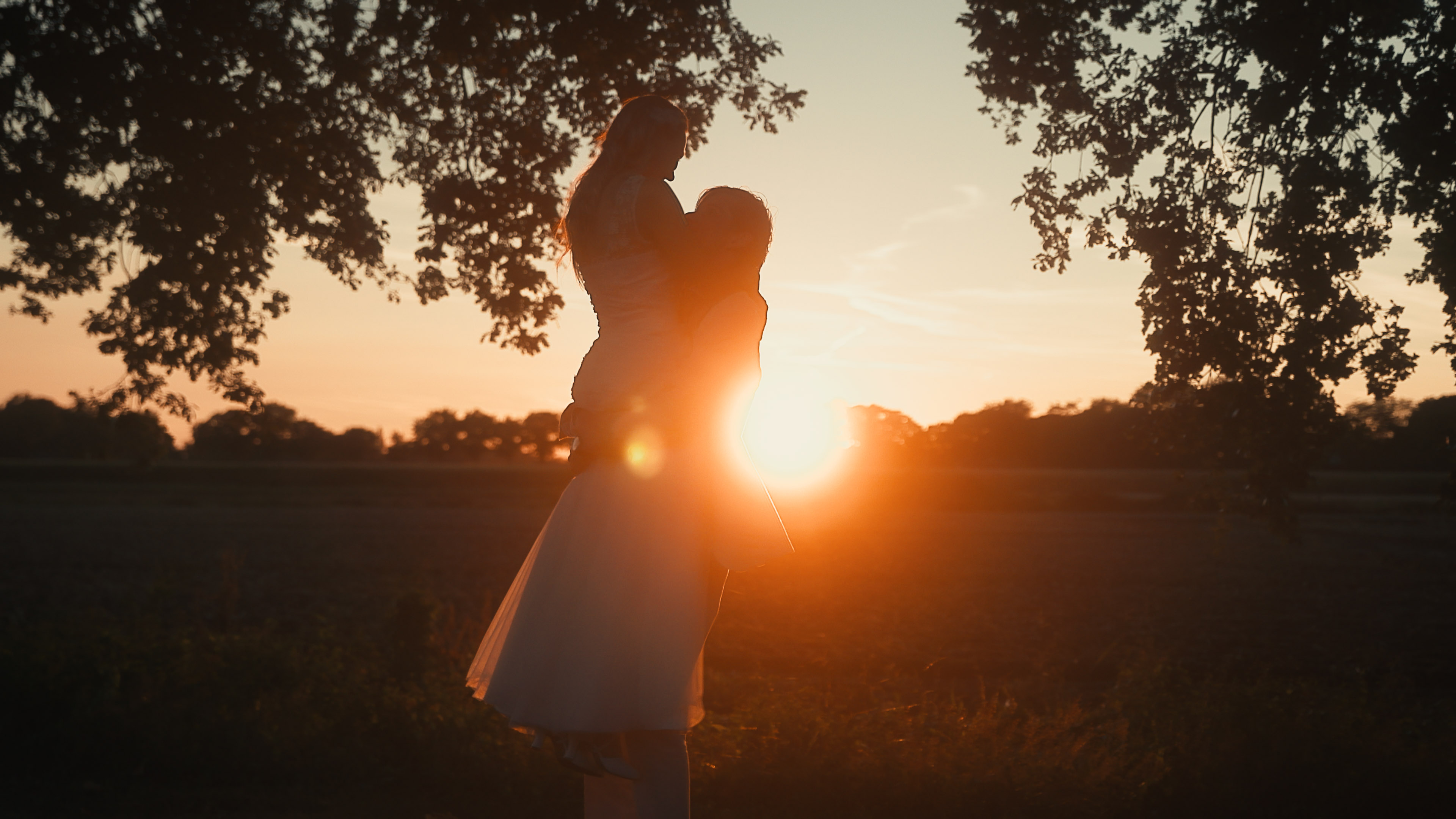 Trouwfilm met een verhaal - Bruiloft Videograaf Almere - DeTrouwLens foto 1